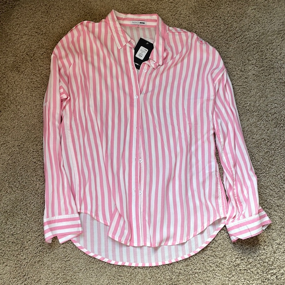 A long sleeve pink & white button striped top.